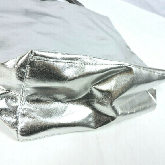 Lovestruck Fragrance Vera Wang Tote Silver Bag - Picture 4 of 7